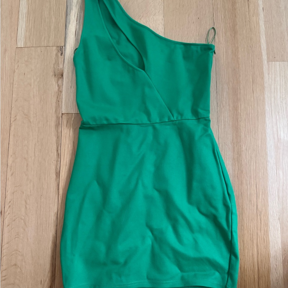 Superdown Vibrant Green One-Shoulder Dress